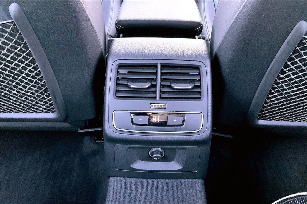 Used 2023 Audi A4 2.0T Premium w/ Convenience Package image 10