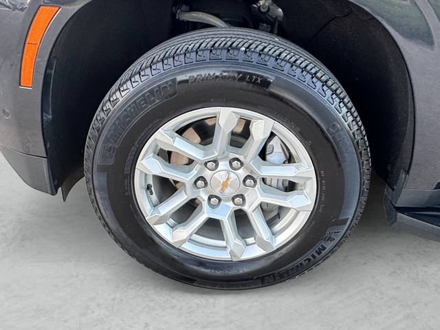 Used 2025 Chevrolet Suburban LT RWD image 23