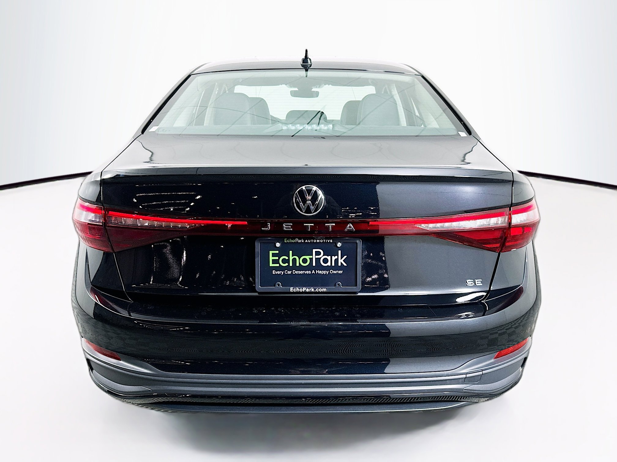 Used 2025 Volkswagen Jetta SE image 28