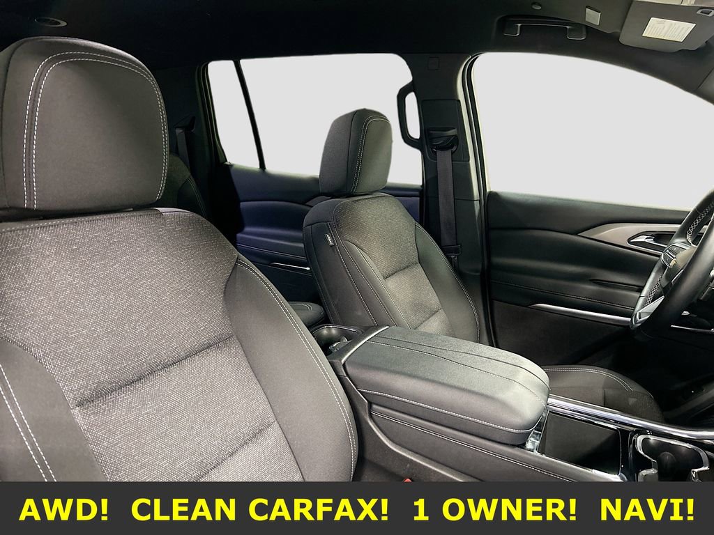 Used 2025 Chevrolet Traverse LT image 29