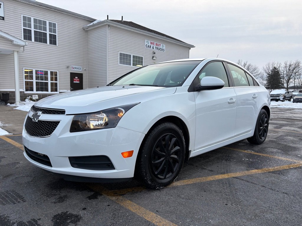 Used 2011 Chevrolet Cruze LT image 2