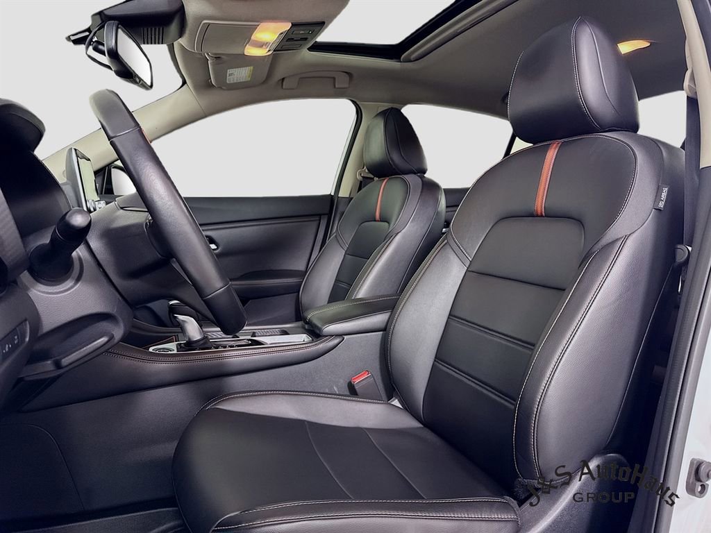 Used 2021 Nissan Sentra SR w/ SR Premium Package image 11