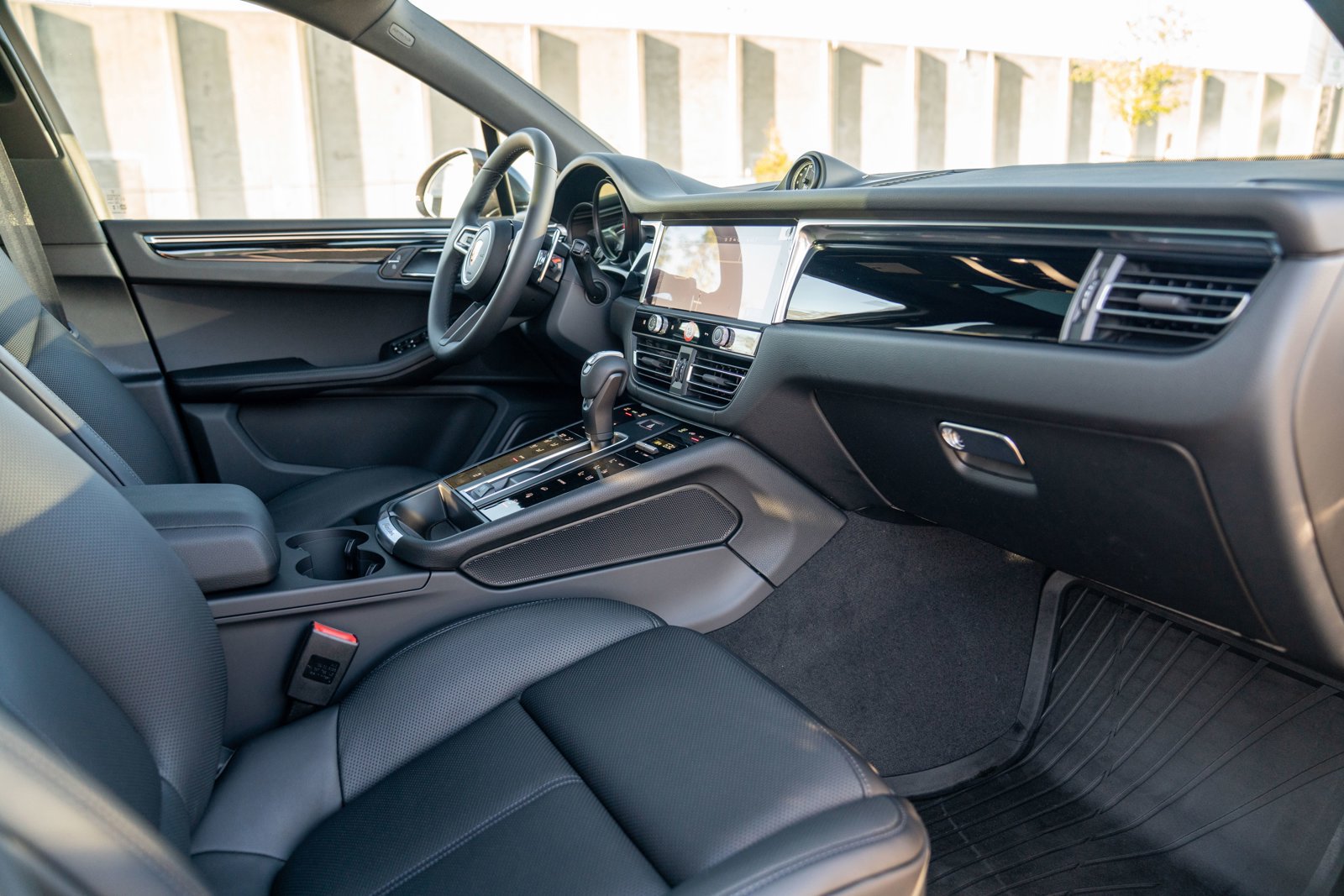 New 2026 Porsche Macan AWD/4WD image 26