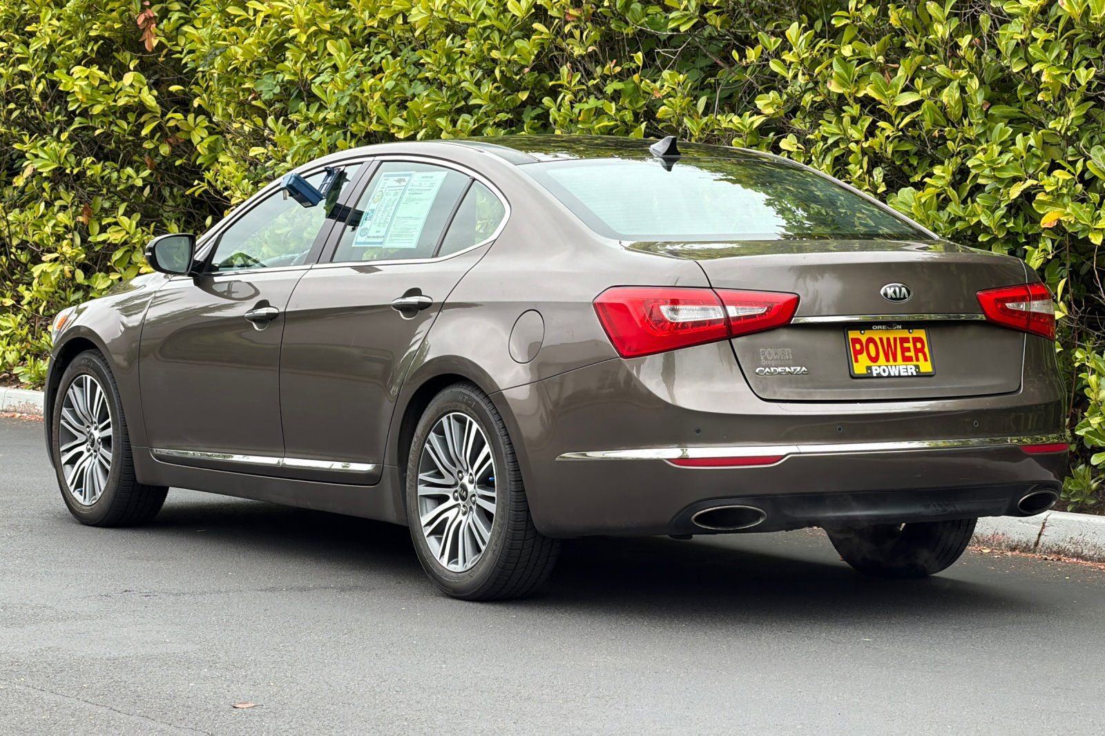 Used 2015 Kia Cadenza Premium w/ Luxury Package FWD image 6