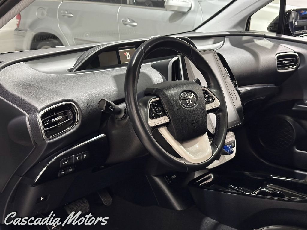 Used 2018 Toyota Prius Four w/ Advanced Technology Package FWD image 14