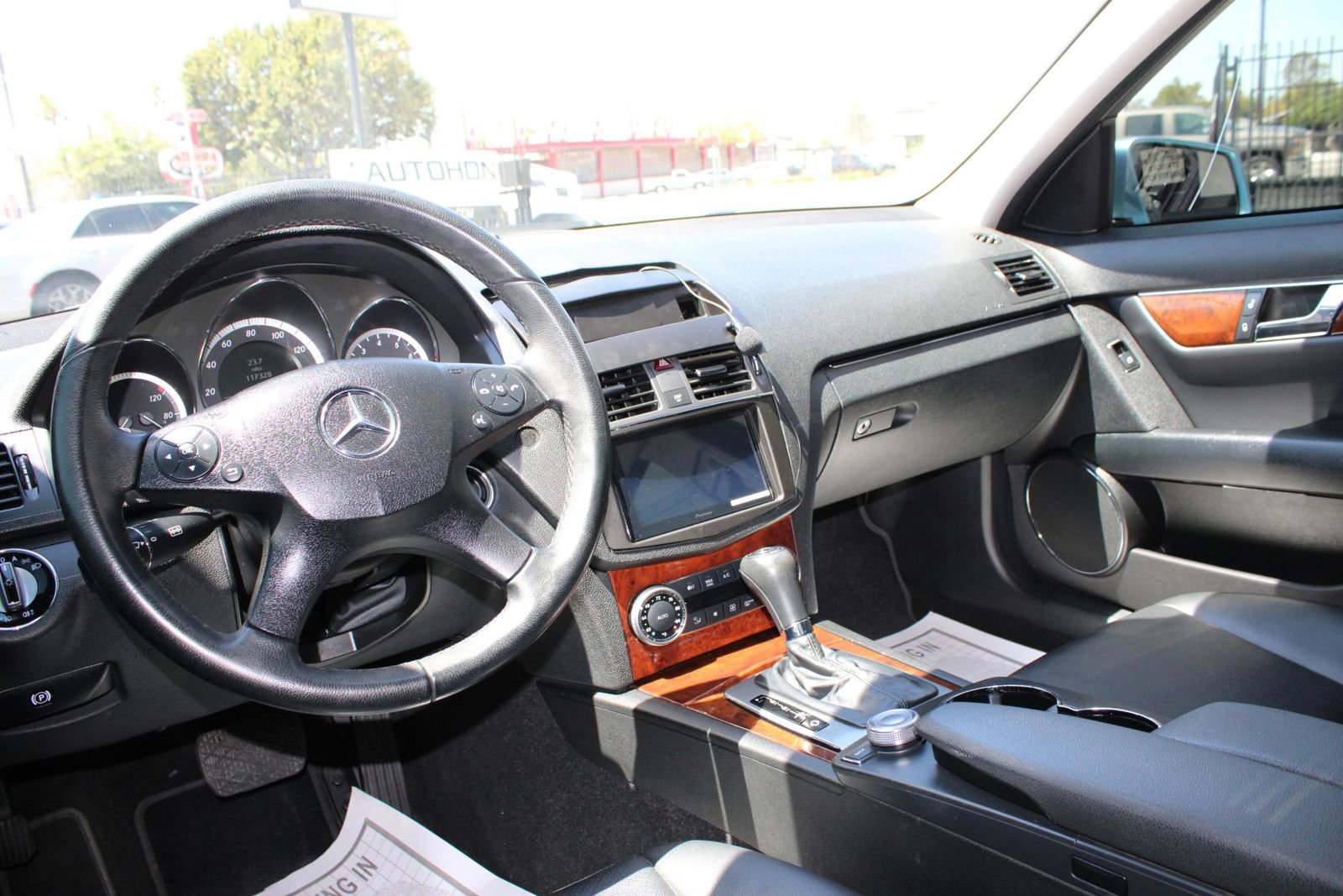 Used 2010 Mercedes-Benz C 300 Sedan image 12