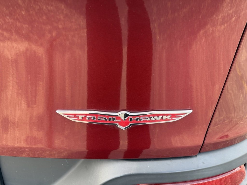 Used 2018 Jeep Cherokee Trailhawk w/ Comfort/Convenience Group image 15