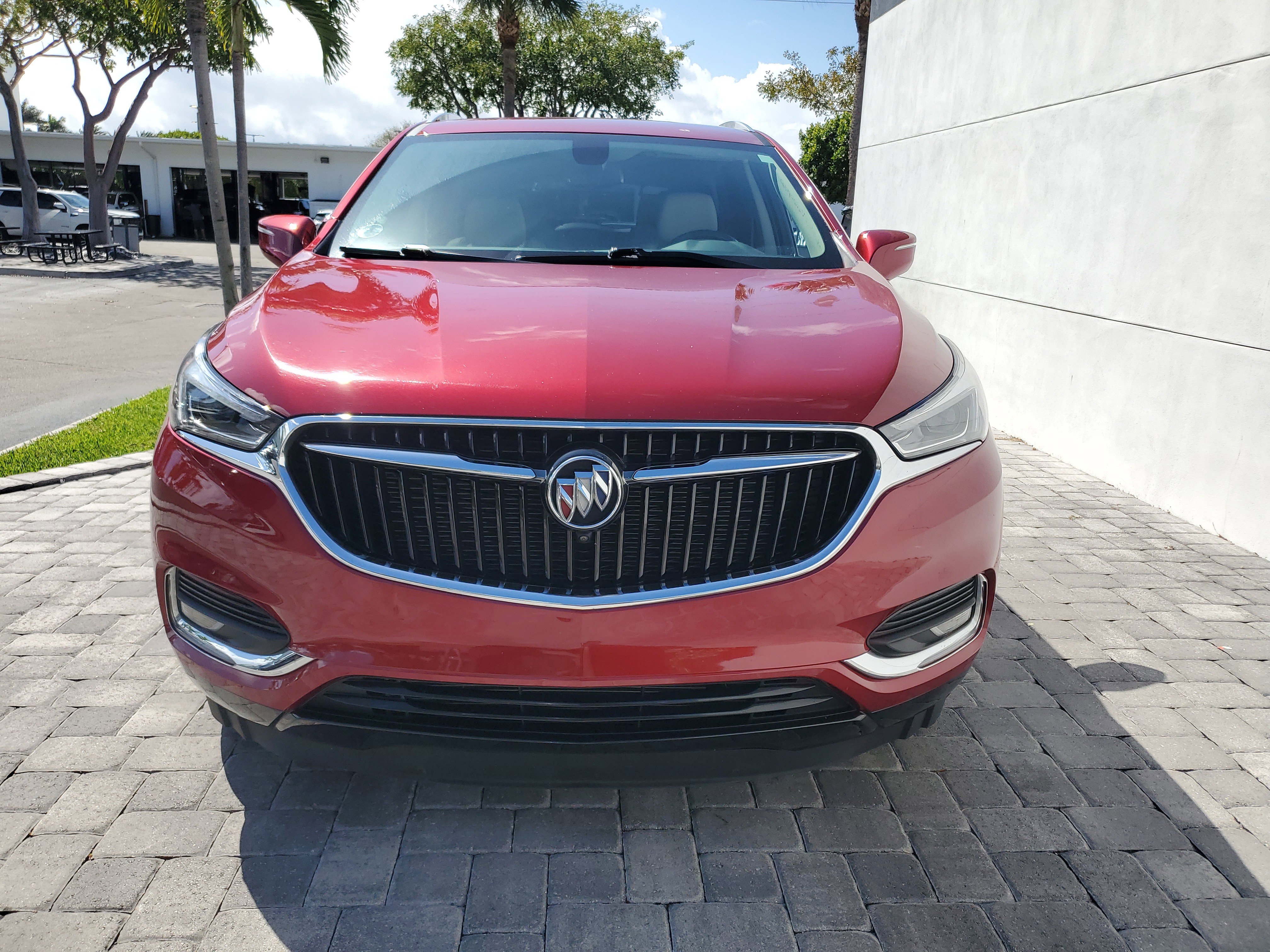 Used 2020 Buick Enclave Essence w/ Sound and Sites Package image 2