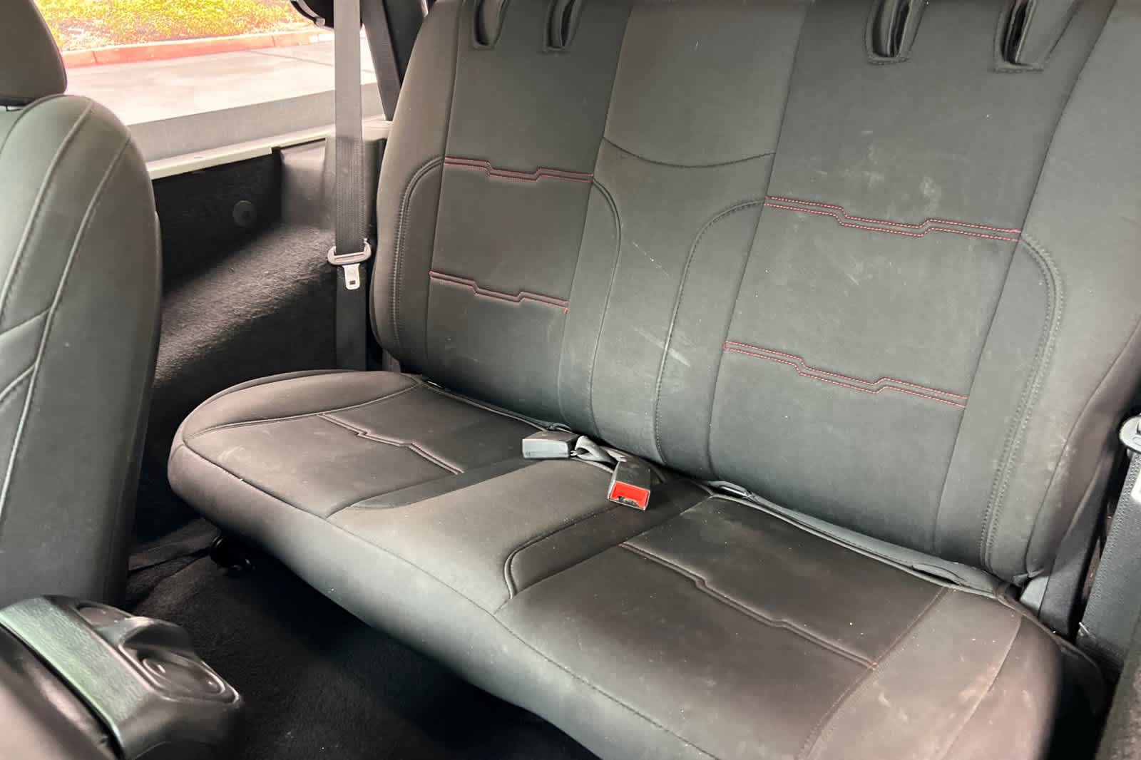 Used 2021 Jeep Wrangler Rubicon AWD/4WD image 4
