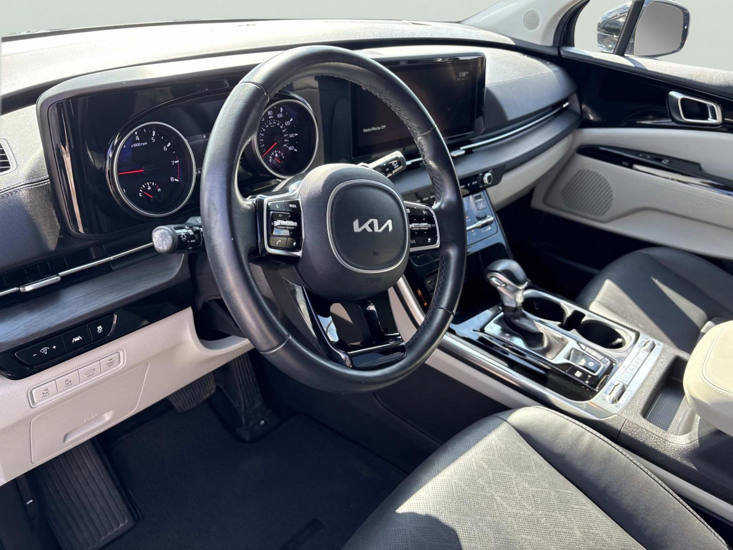 Used 2022 Kia Carnival SX image 26