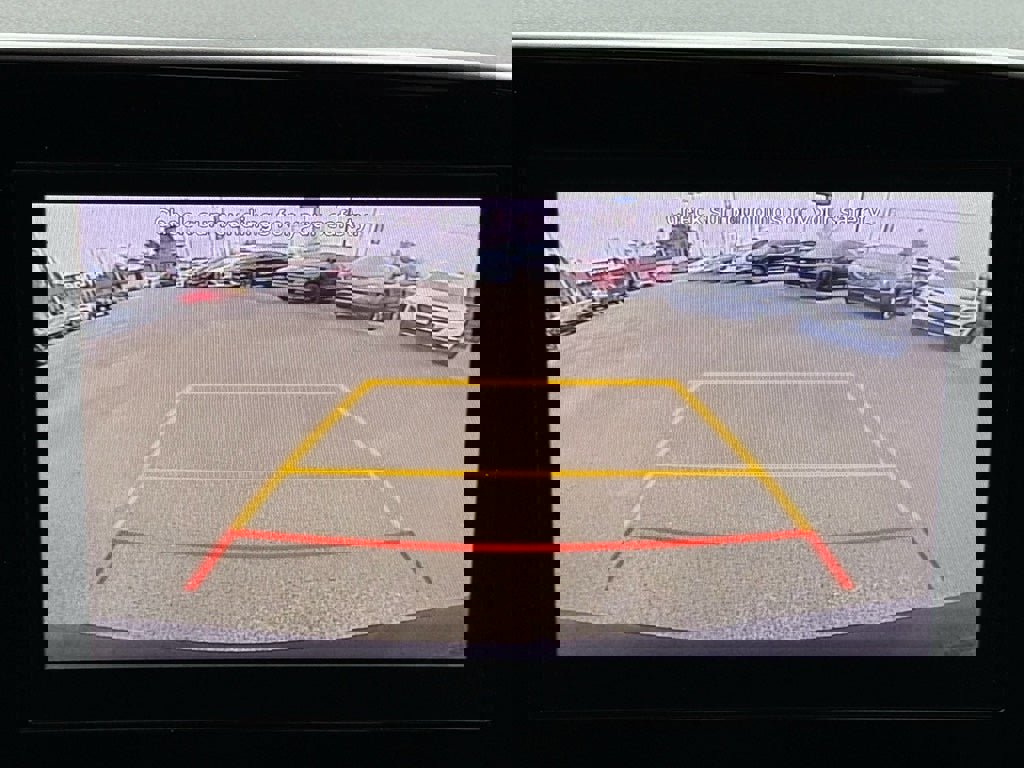 Used 2024 Chrysler Pacifica Touring-L image 26