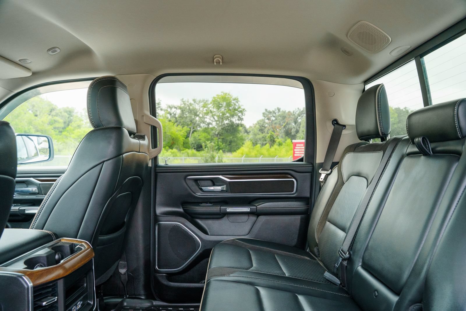 Used 2022 RAM 1500 Laramie AWD/4WD image 22