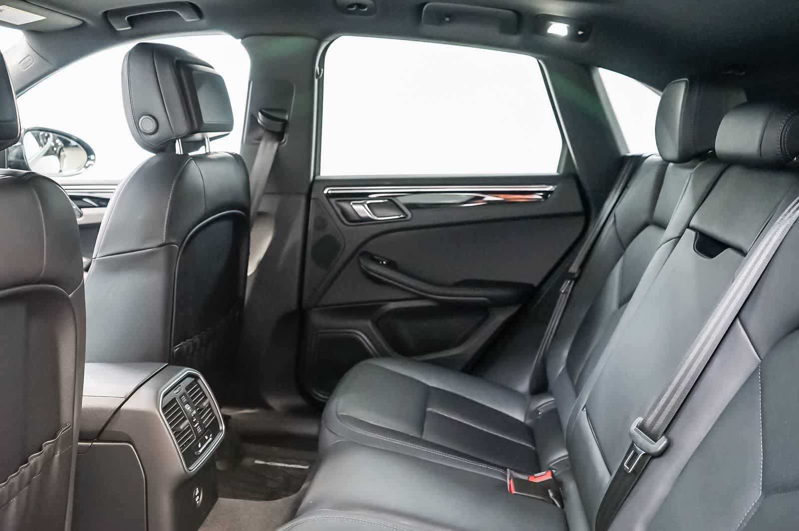 Certified 2026 Porsche Macan AWD/4WD image 24