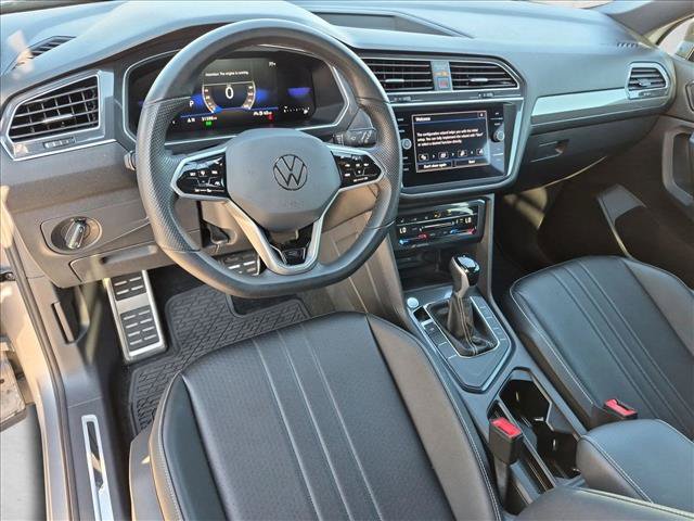Used 2023 Volkswagen Tiguan SE R-Line FWD image 10