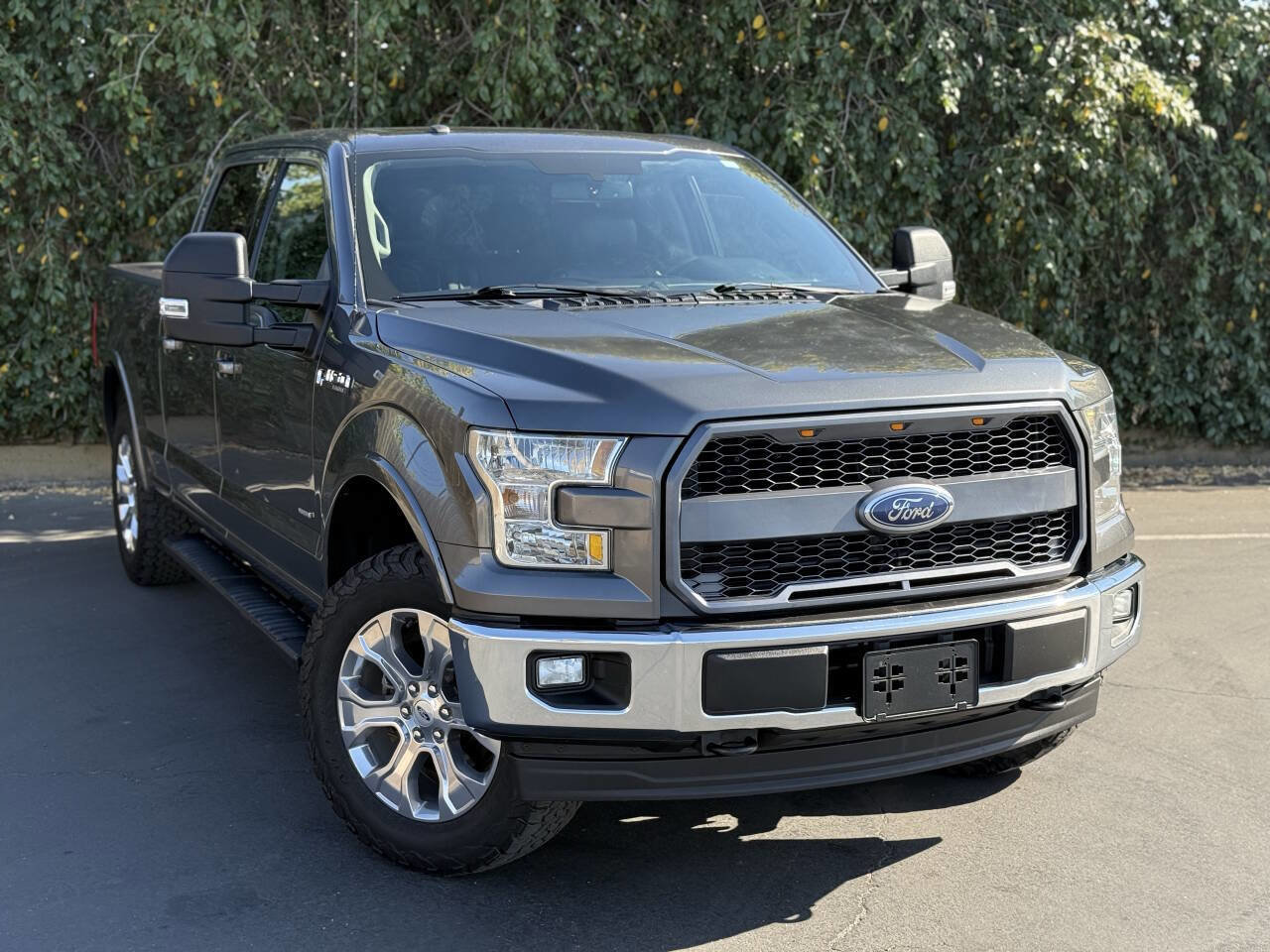 Used 2017 Ford F150 Lariat w/ Equipment Group 501A Mid image 3