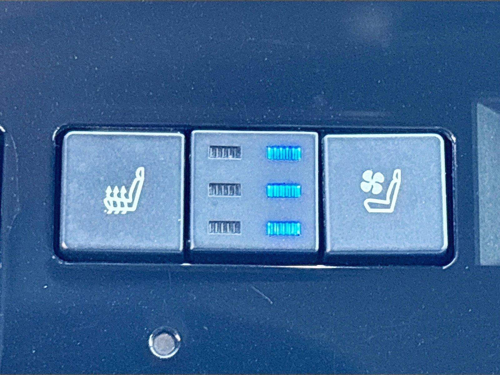 Used 2019 Toyota Avalon Touring FWD image 20