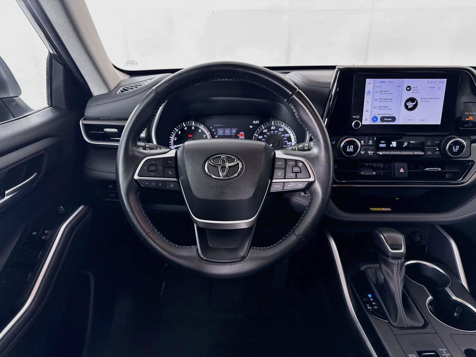 Certified 2023 Toyota Highlander XLE FWD image 34