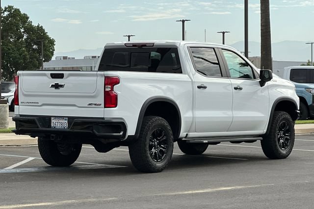 Used 2023 Chevrolet Silverado 1500 ZR2 w/ Technology Package AWD/4WD image 4