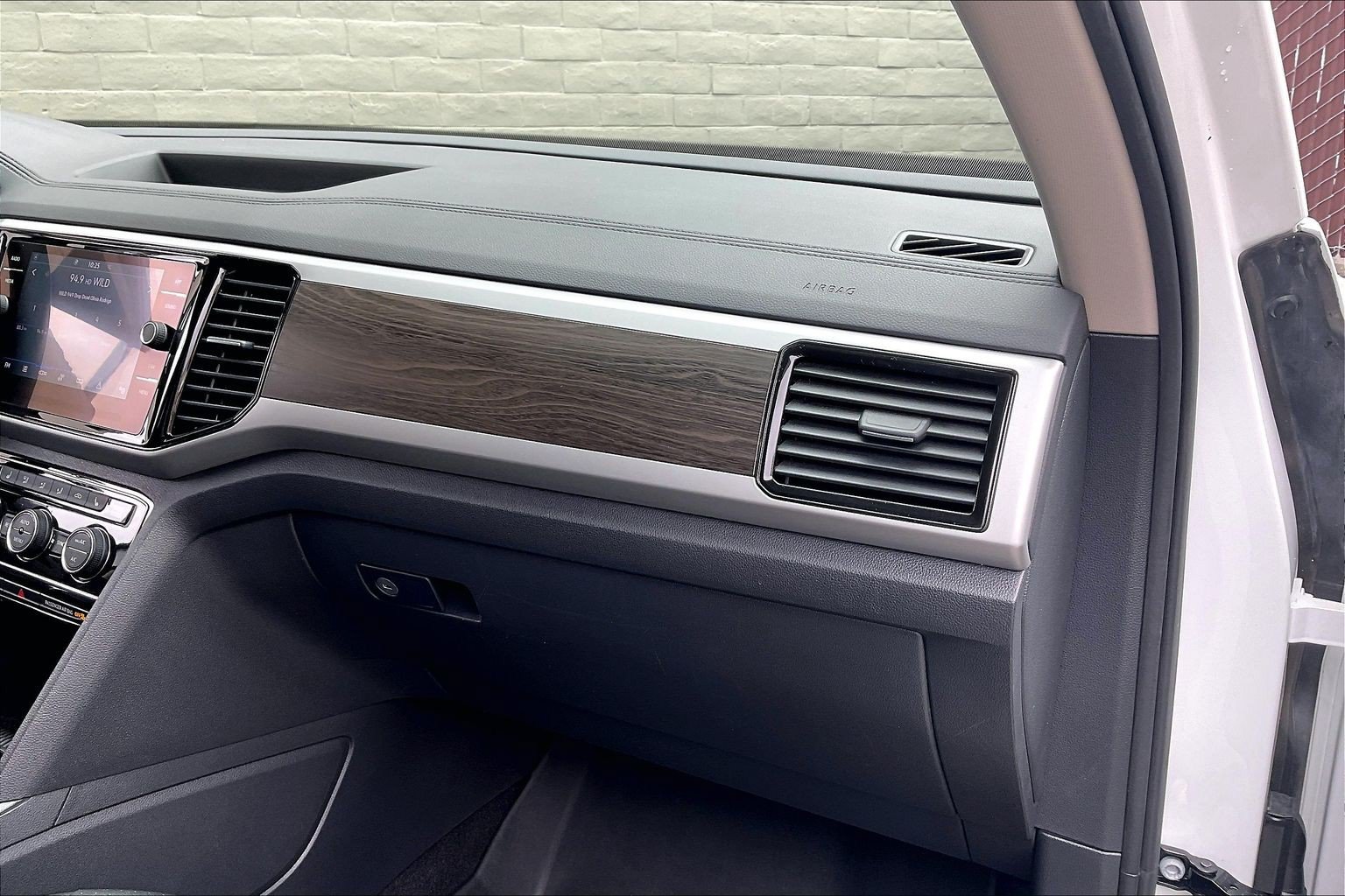 Certified 2022 Volkswagen Atlas SE FWD image 16