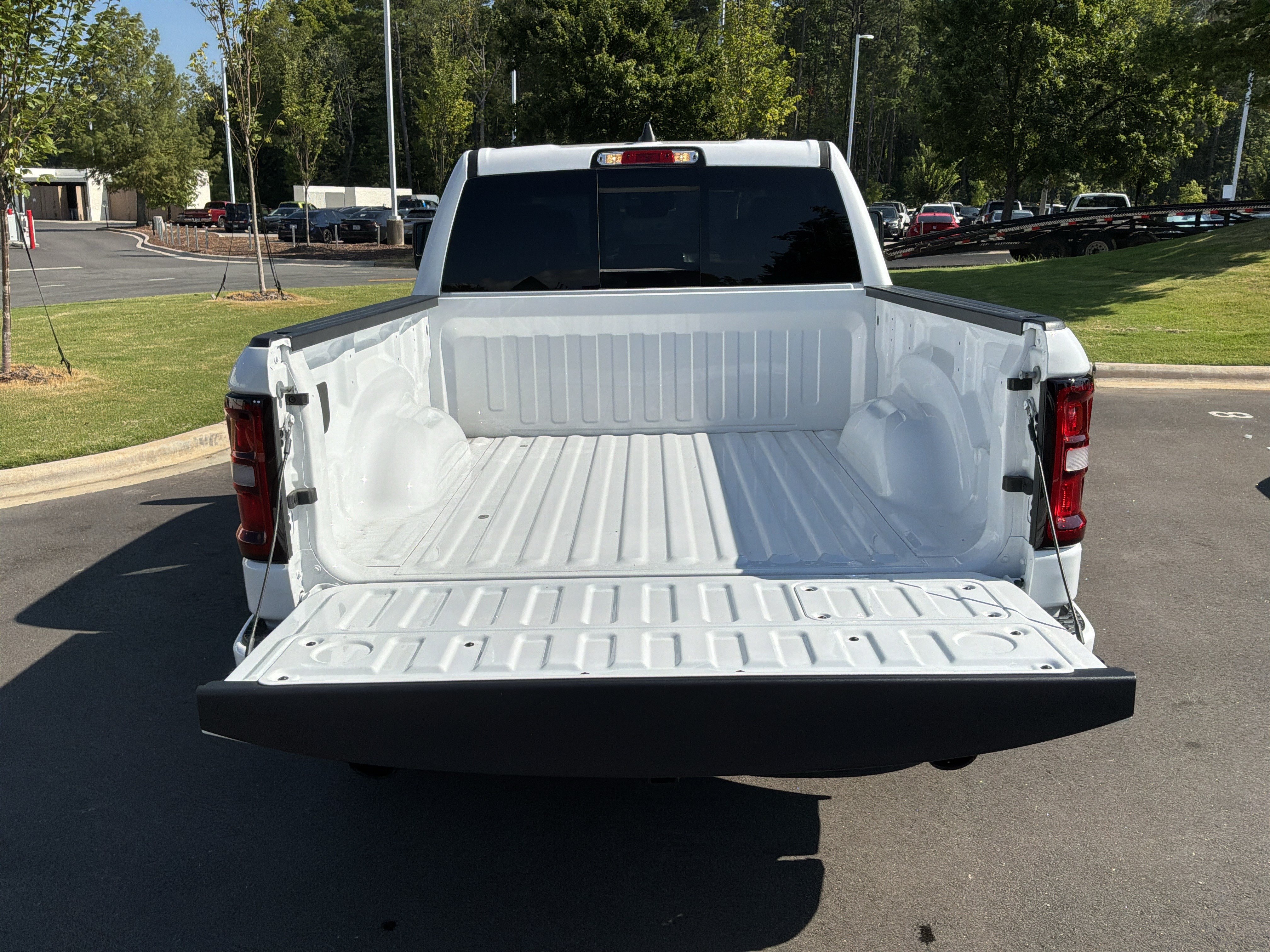 Used 2025 RAM 1500 Laramie w/ Night Edition AWD/4WD image 31