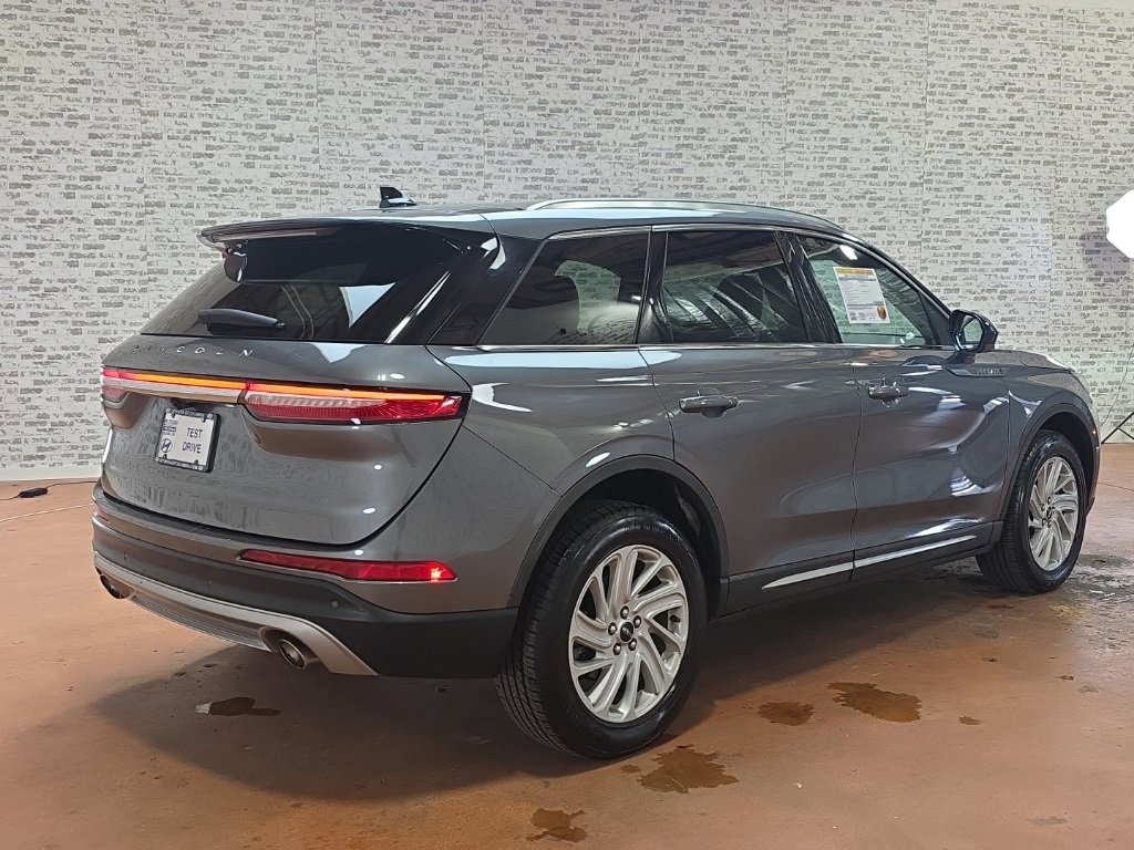 Used 2021 Lincoln Corsair Standard image 9