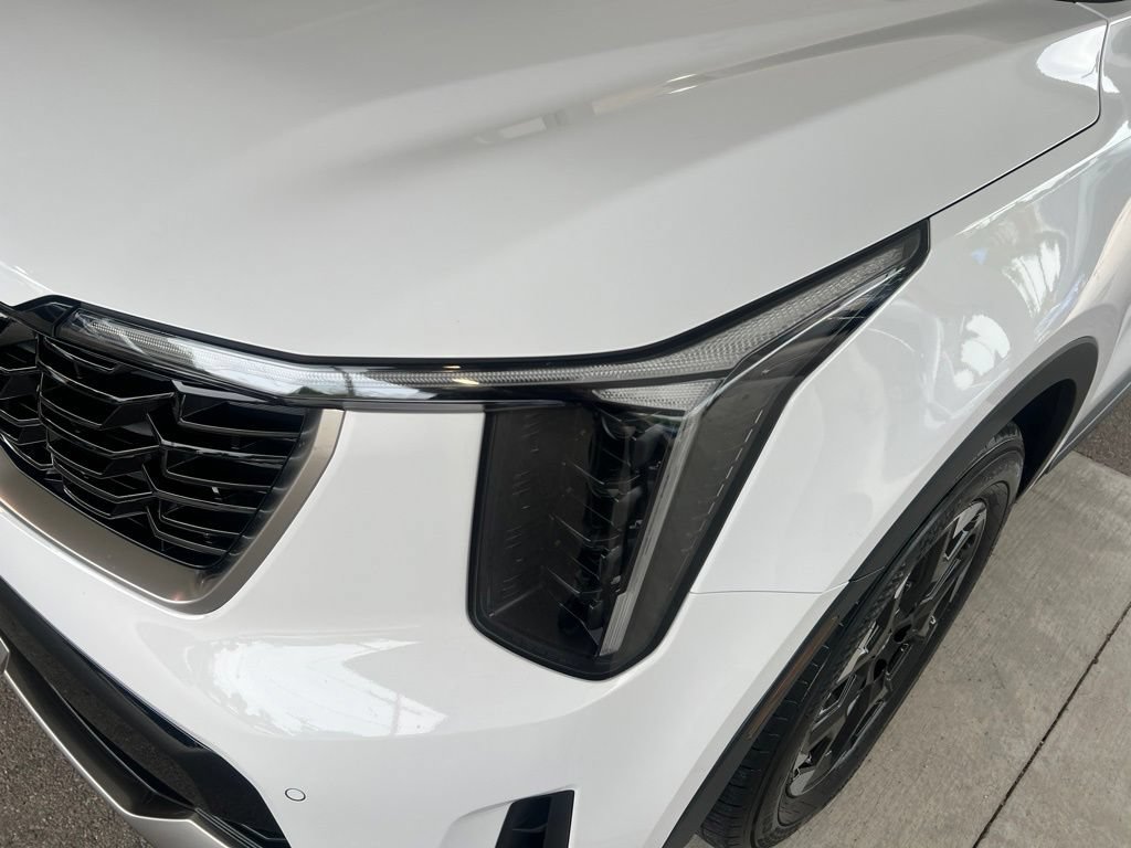 Certified 2024 Kia Sorento S FWD image 27