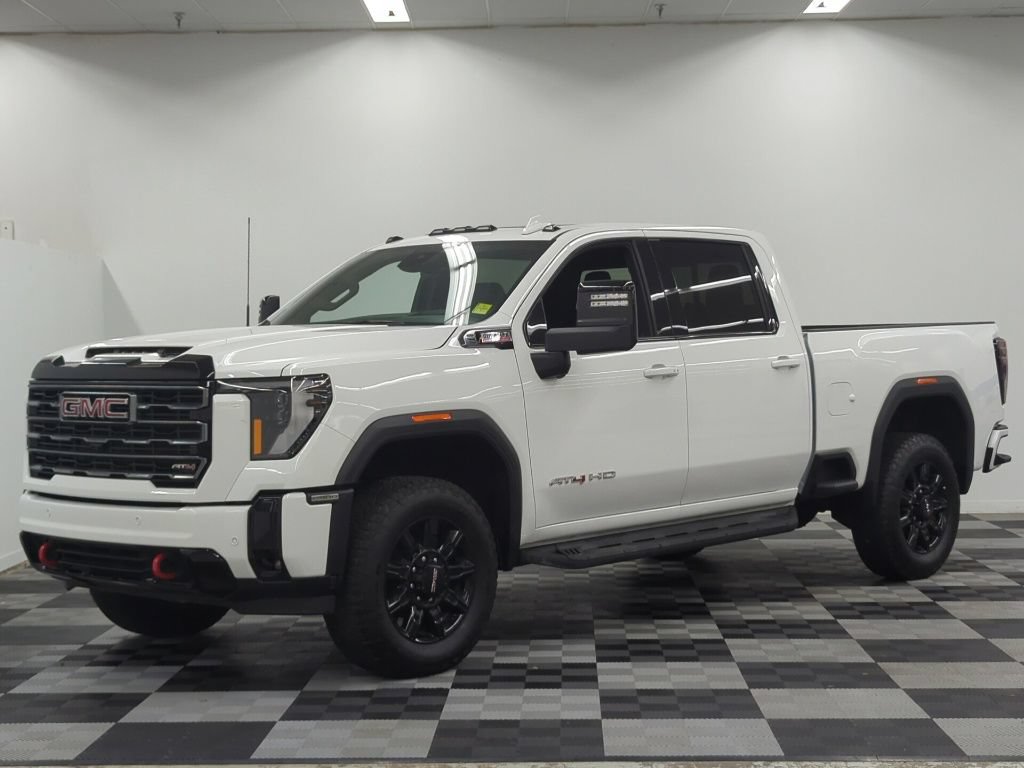 Used 2026 GMC Sierra 2500 AT4 w/ Technology Package AWD/4WD image 3
