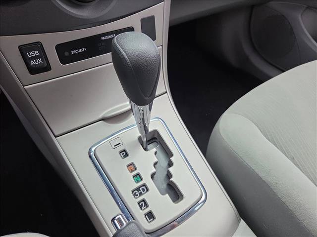 Used 2013 Toyota Corolla LE FWD image 12