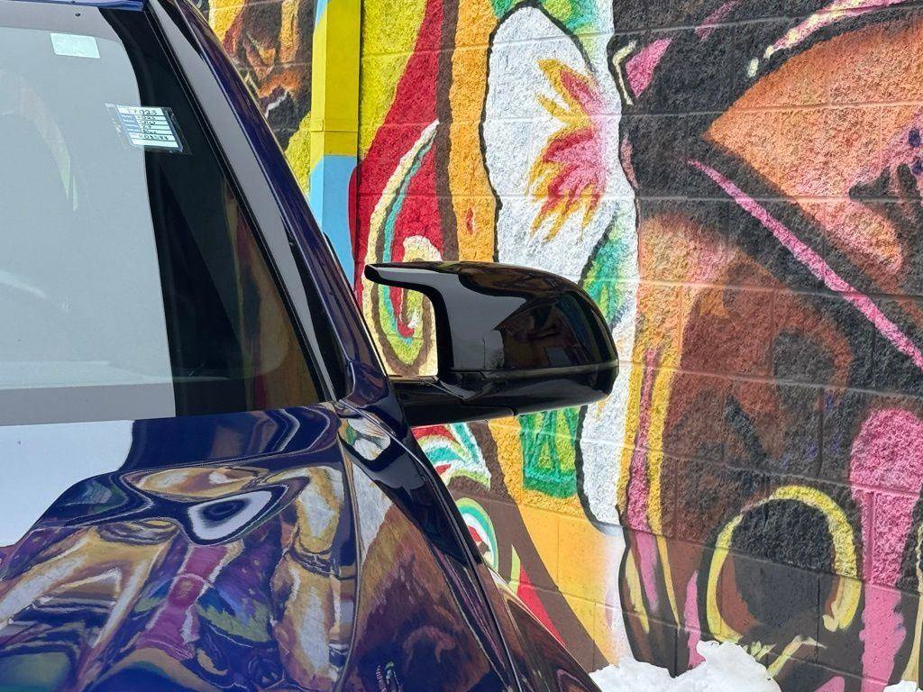 Used 2023 BMW X7 M60i w/ Executive Package image 9