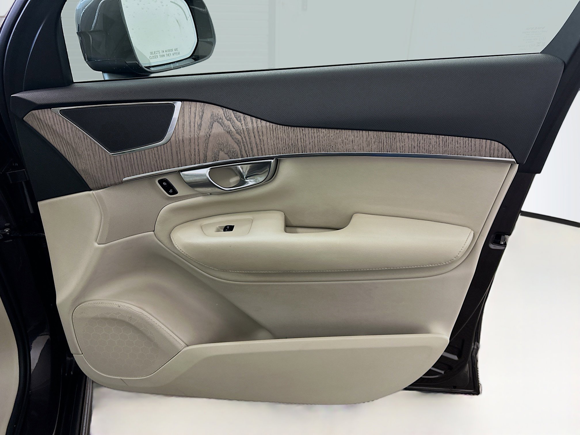 Used 2024 Volvo XC90 B6 Plus w/ Protection Package Premier image 36