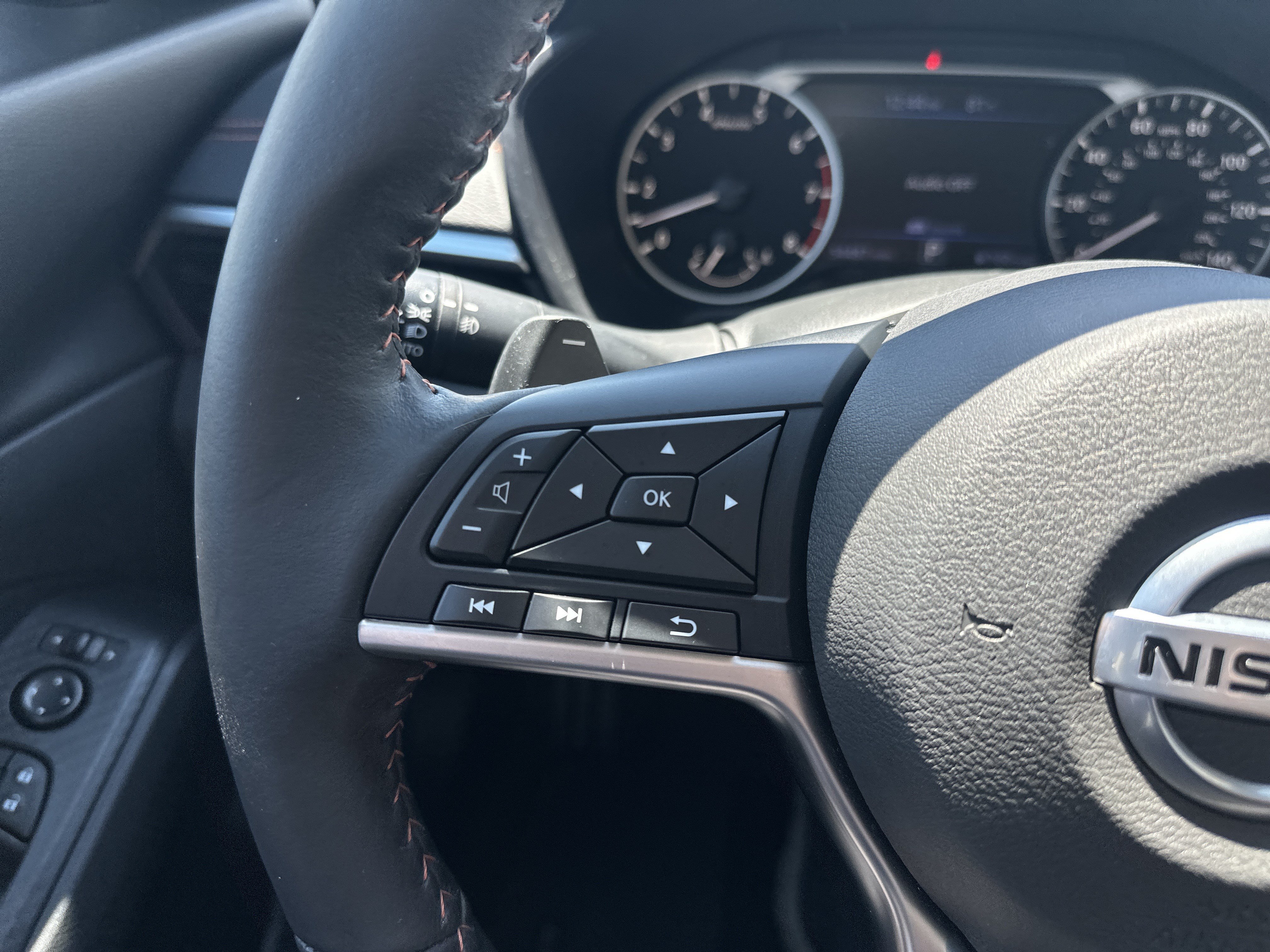 Used 2022 Nissan Altima 2.5 SR w/ Midnight Edition Package AWD/4WD image 25