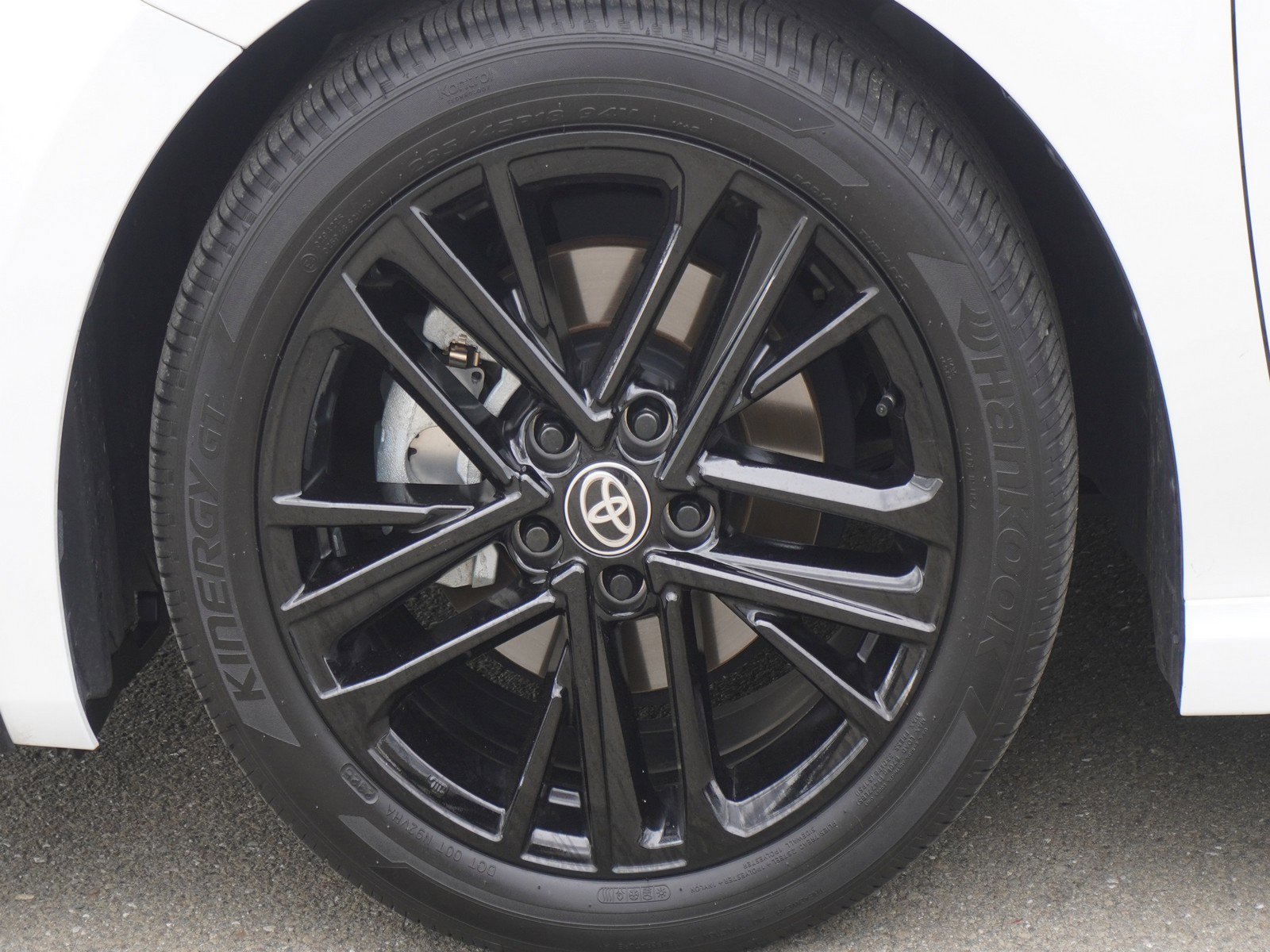 Used 2025 Toyota Camry SE FWD image 7