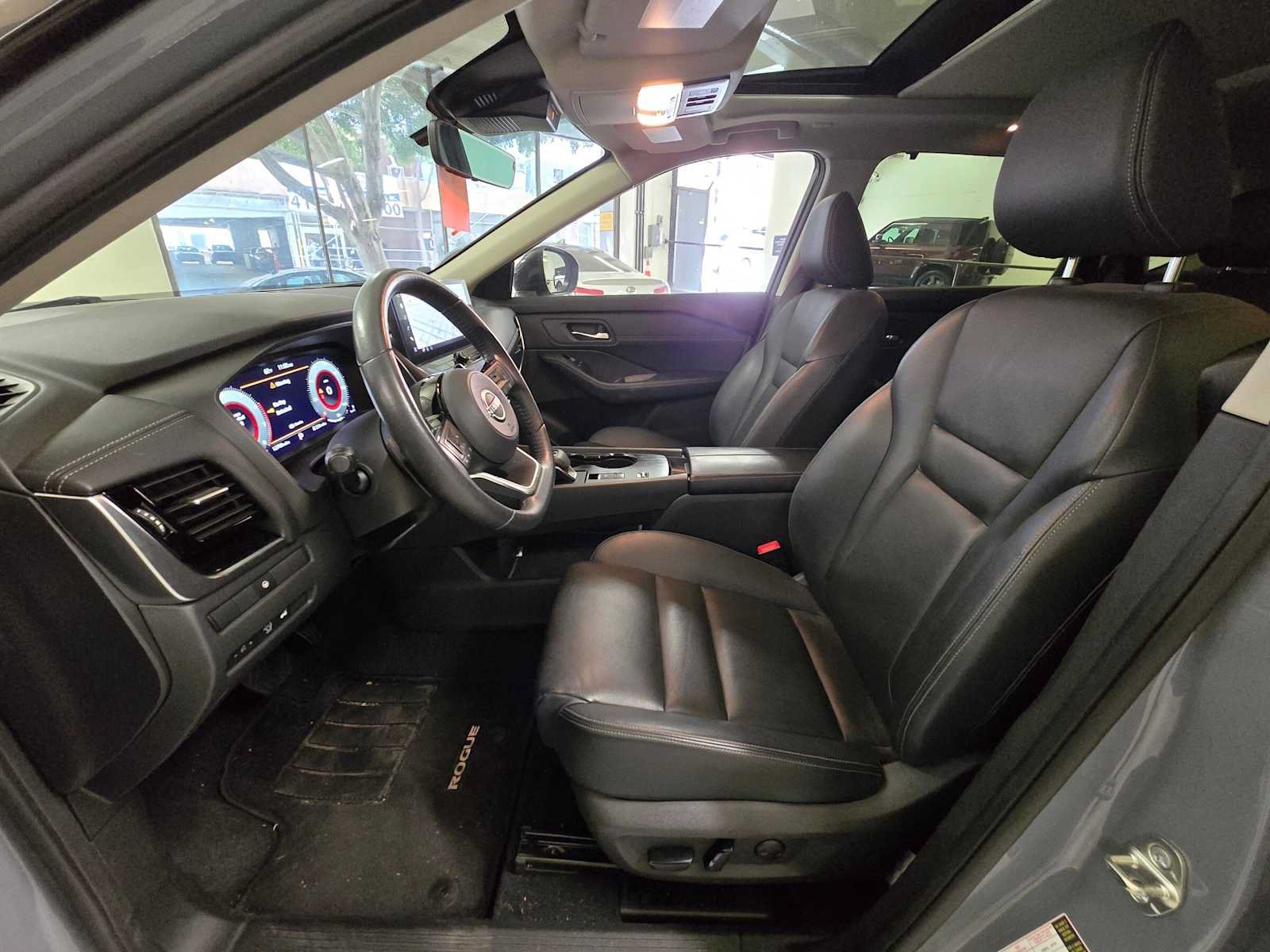 Used 2024 Nissan Rogue SL w/ SL Premium Package FWD image 19