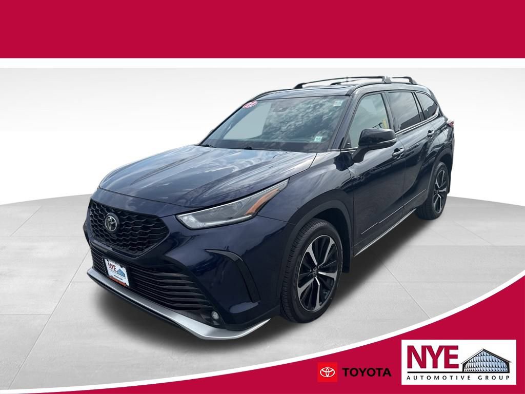 Used 2022 Toyota Highlander XSE