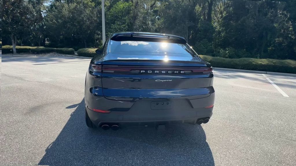 New 2025 Porsche Cayenne Coupe image 7