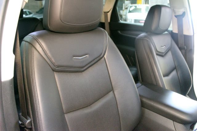 Used 2018 Cadillac XT5 Luxury w/ Driver Awareness Package AWD/4WD image 11