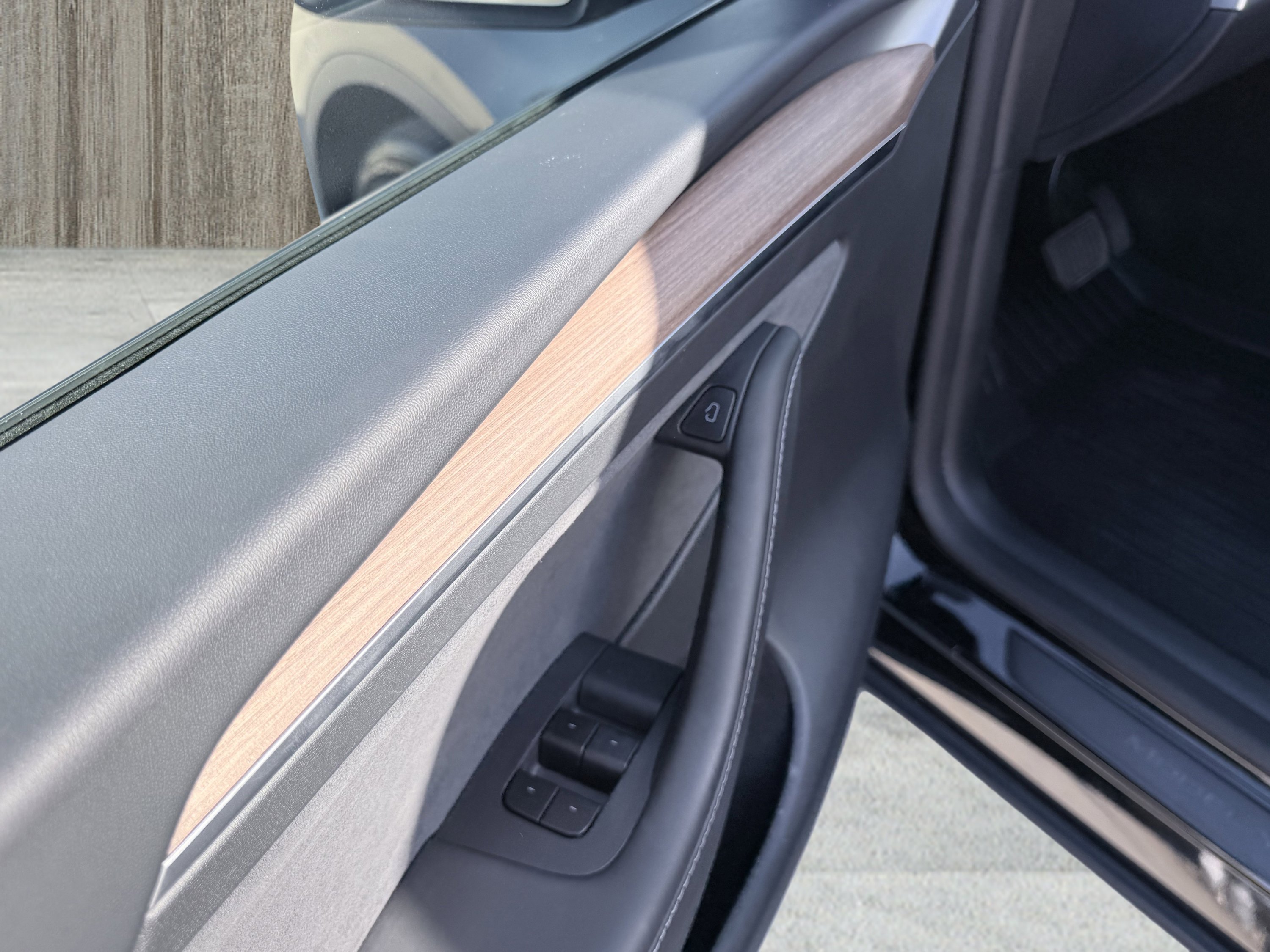 Used 2025 Tesla Model Y Long Range image 20