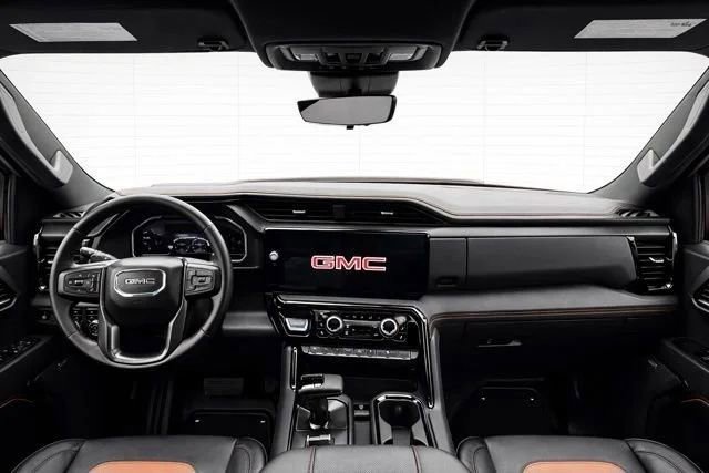 Used 2024 GMC Sierra 1500 AT4 w/ Technology Package AWD/4WD image 16