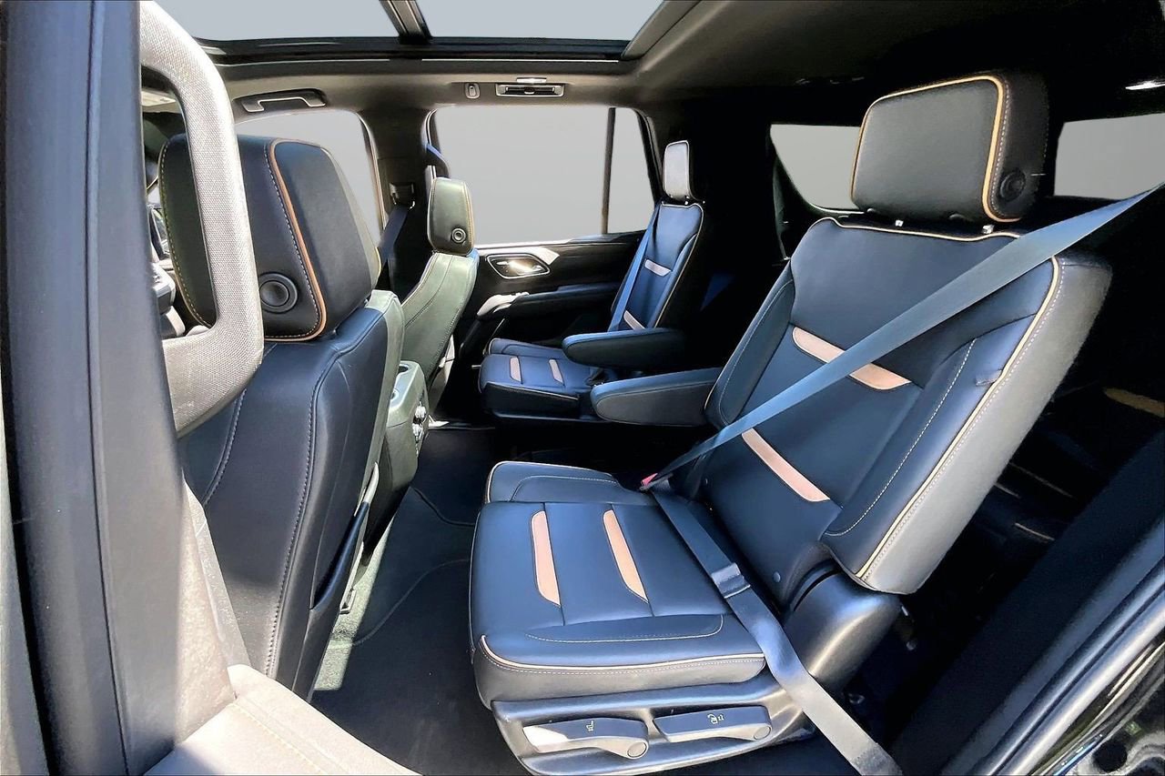 Used 2024 GMC Yukon AT4 w/ AT4 Premium Package AWD/4WD image 23