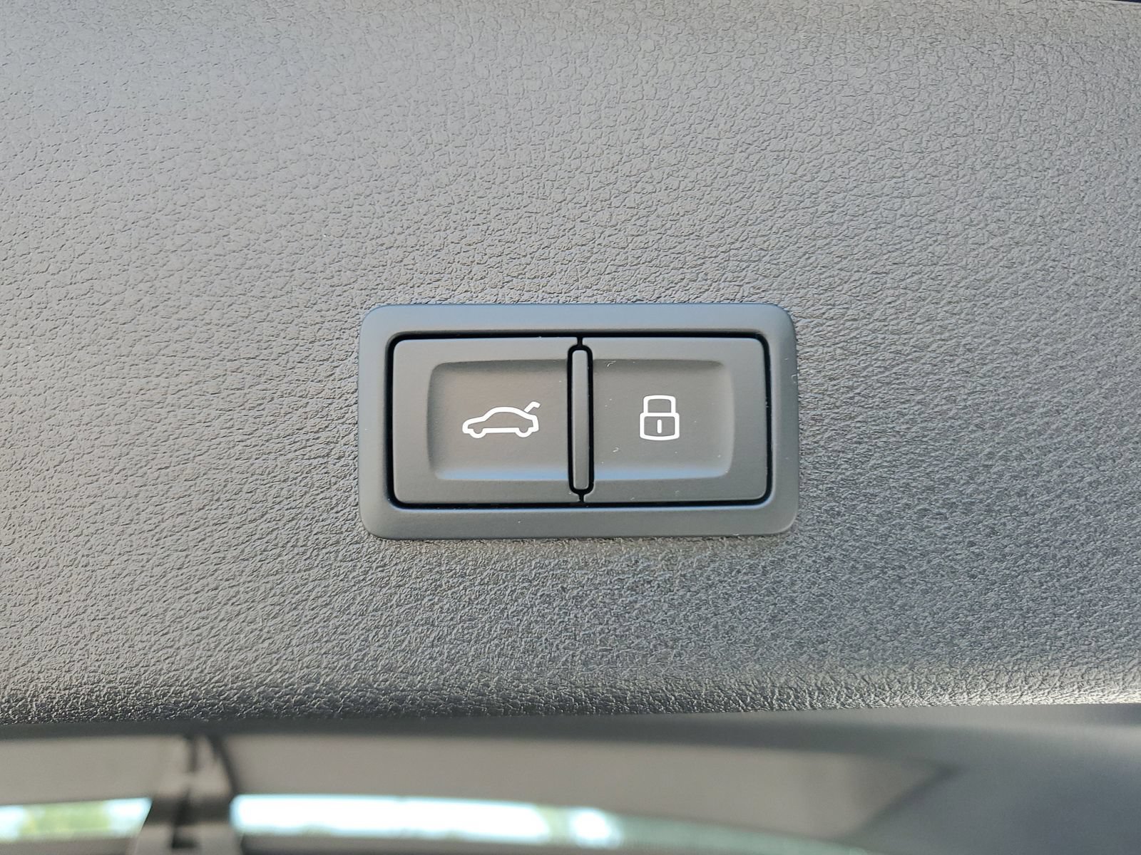 Used 2023 Audi e-tron Prestige w/ Prestige Package AWD/4WD image 9