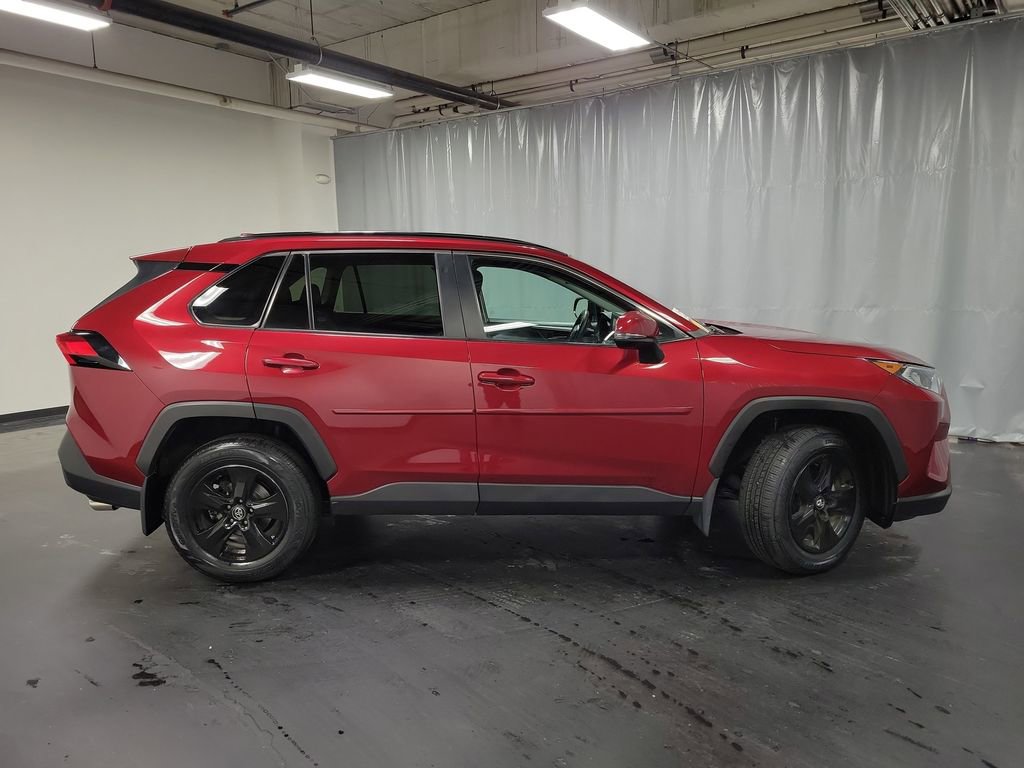 Used 2020 Toyota RAV4 XLE w/ Convenience Package image 9