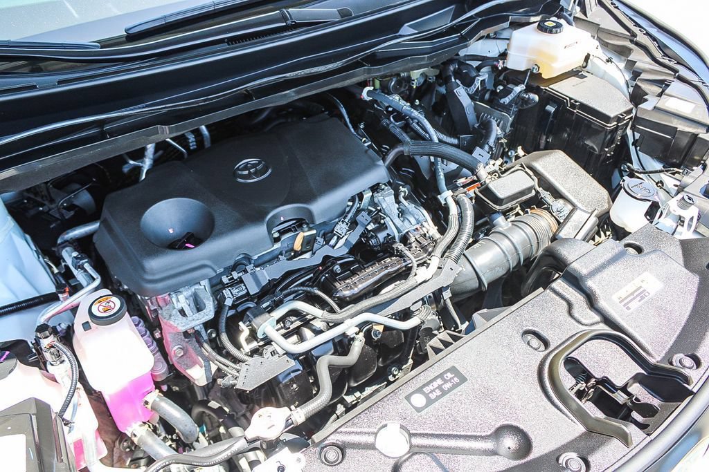 Used 2021 Toyota Sienna XLE w/ XLE Plus Package FWD image 27
