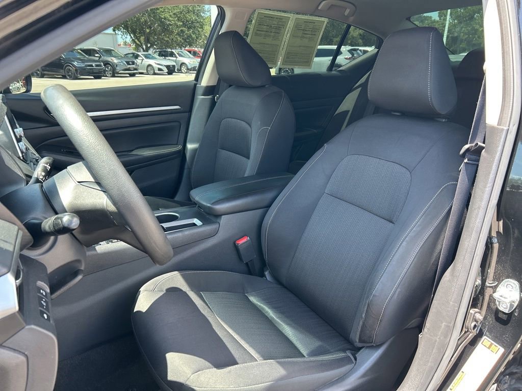 Used 2022 Nissan Altima 2.5 SV FWD image 21
