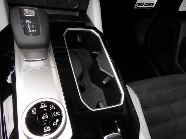 New 2025 Mitsubishi Outlander SE image 21