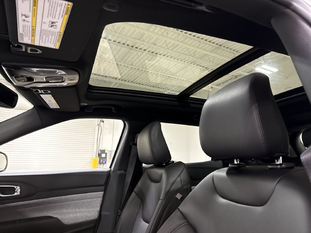 New 2026 Jeep Compass Latitude AWD/4WD image 19
