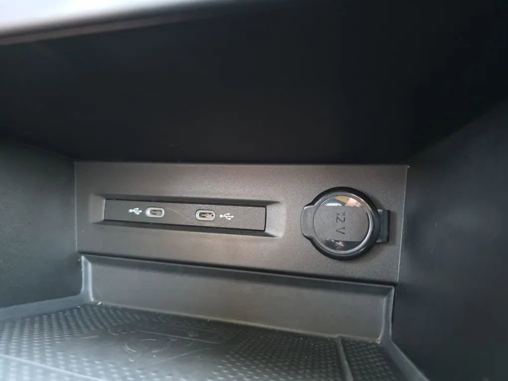Used 2022 Volkswagen Taos SE FWD image 29