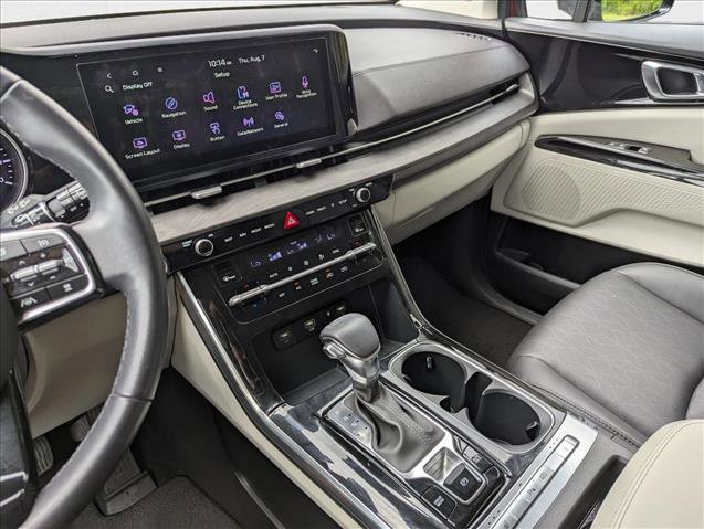 Used 2024 Kia Carnival EX image 17