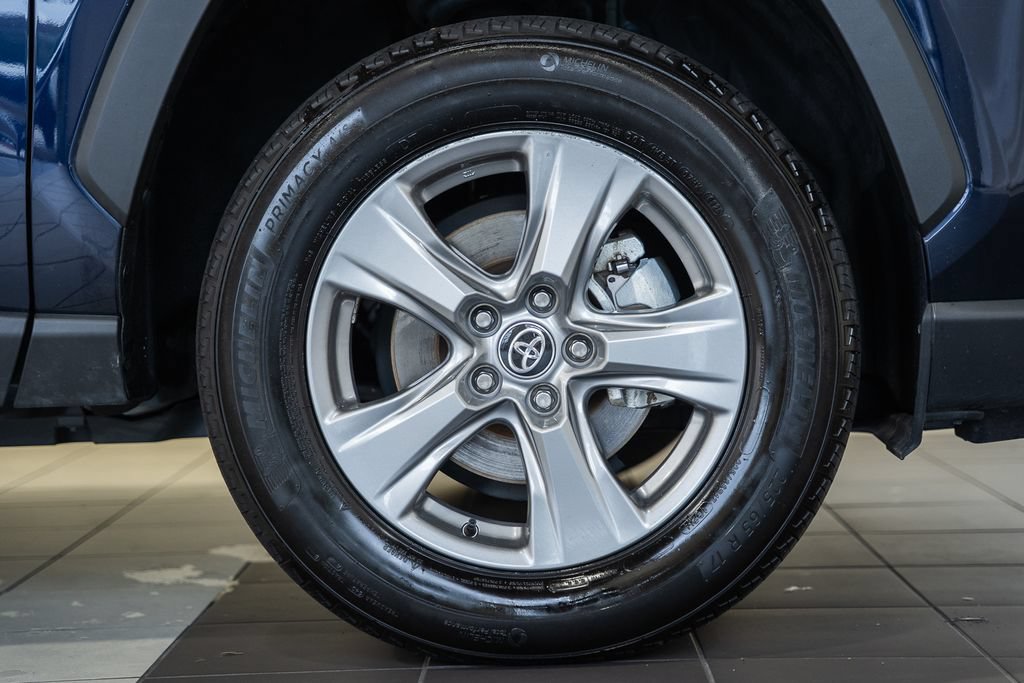 Used 2025 Toyota RAV4 XLE AWD/4WD image 13