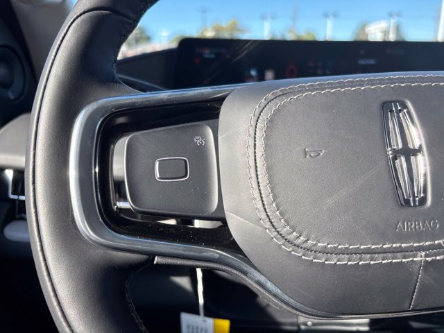 New 2026 Lincoln Navigator Reserve AWD/4WD image 15