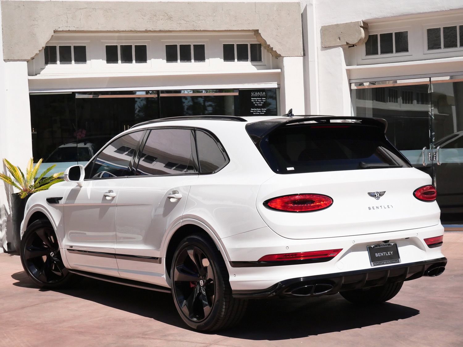 Used 2022 Bentley Bentayga image 3